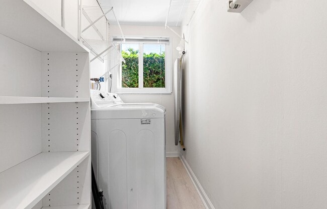 Building Photo - 1900 NE 19th St