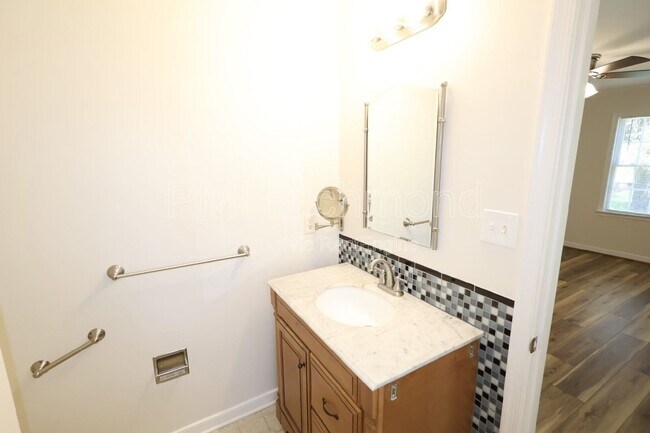 Building Photo - 9713 Pampas Dr