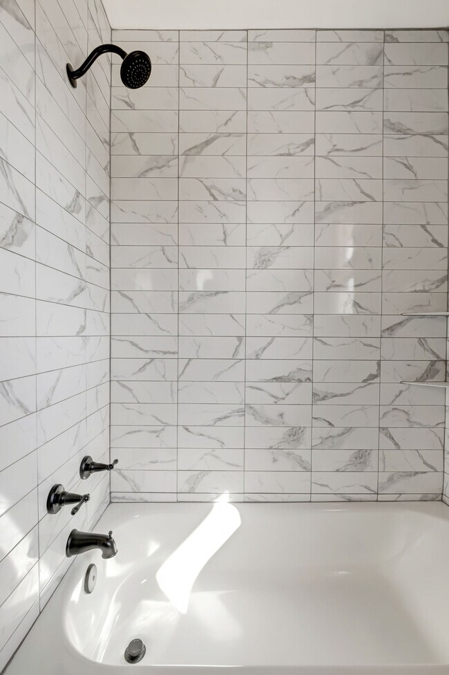 Building Photo - 6469 Fleetwood Dr