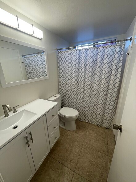 Remodel bathroom - 1931 Union St