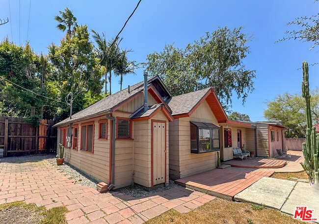 Building Photo - 3124 Veteran Ave