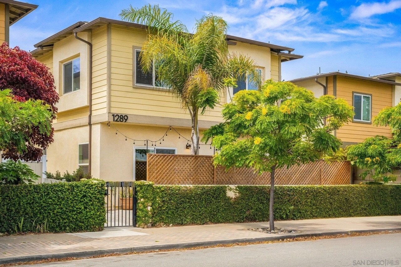 View of rear from street - 1289 Donax Ave