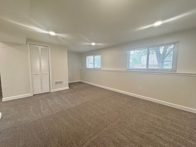 Building Photo - 317 Hadleigh Rd