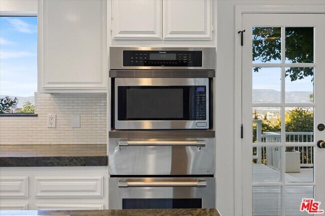 Building Photo - 3630 Roberts View Pl