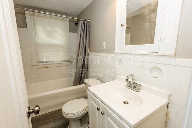 Building Photo - 3579 Riedham Rd