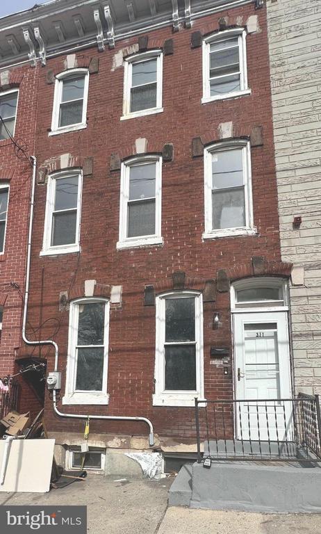 Building Photo - 311 Calhoun St