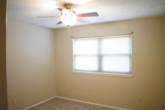 Building Photo - 3409 84th St