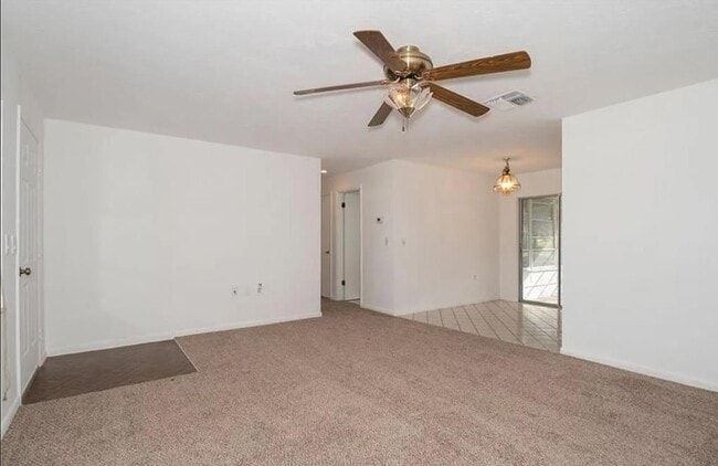 Building Photo - 209 S Lee St