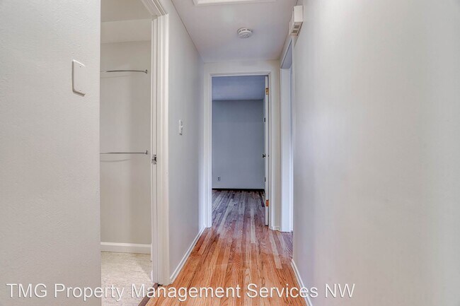 Building Photo - 2 br, 1 bath House - 7635 SW Capitol Hill ...