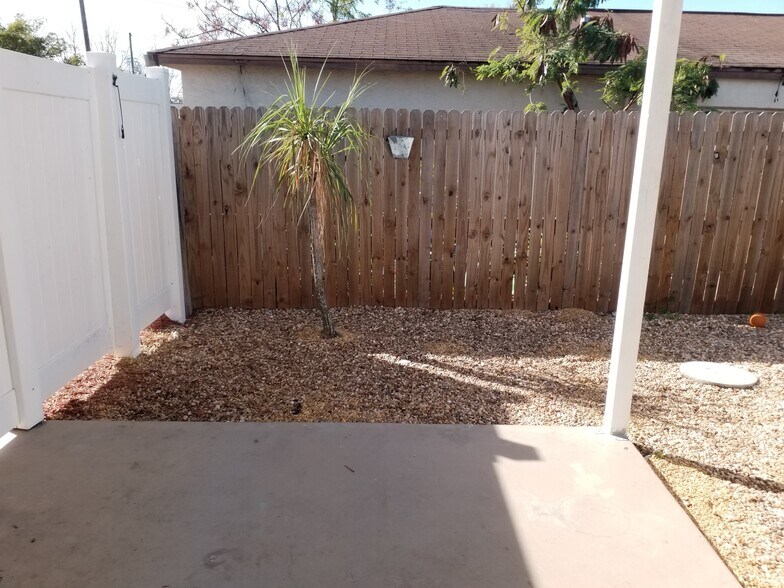 Building Photo - 6153 Sapphire Dr