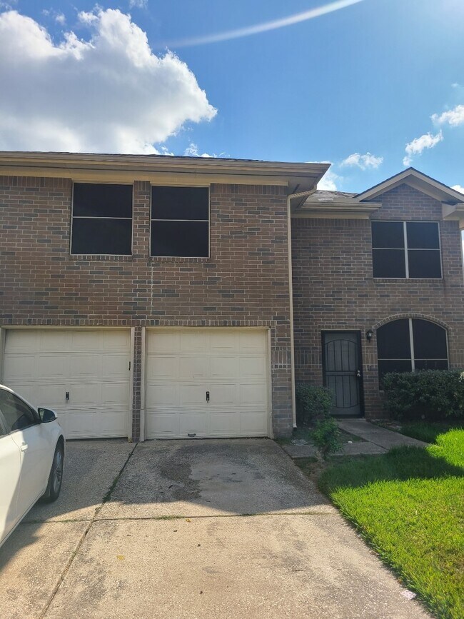 Building Photo - 6206 Verde Valley Dr