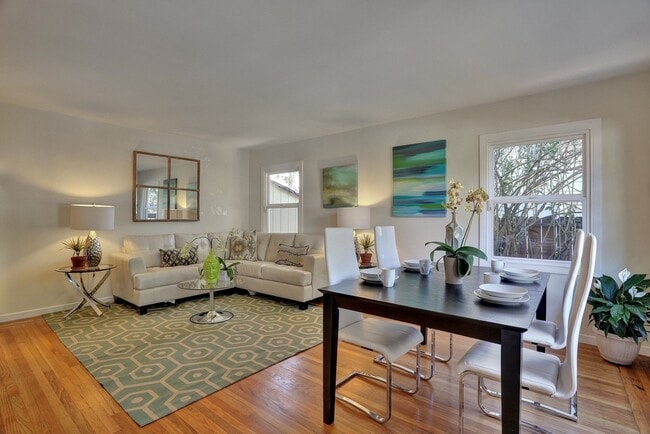 Building Photo - 1033 56th St