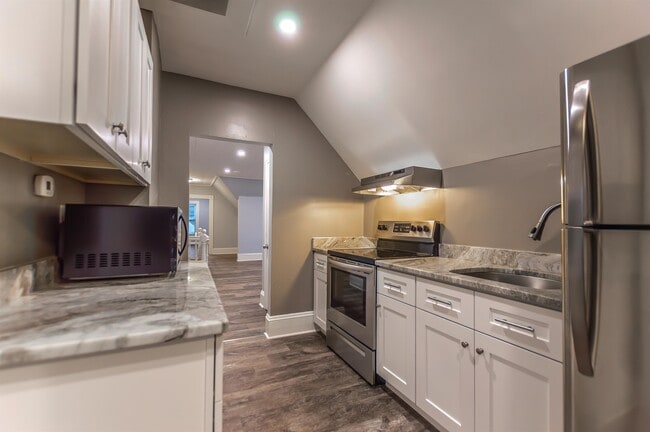 Building Photo - 340 Pearl St