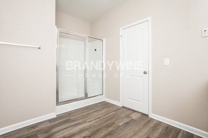 Building Photo - 530 Glenmanor Dr