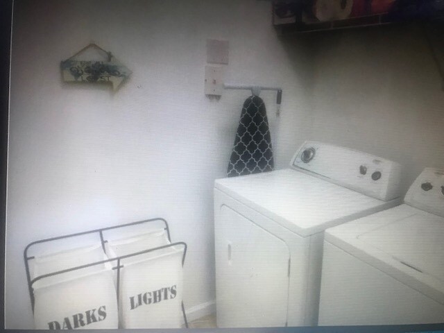 Building Photo - 33 Kassebaum Ln