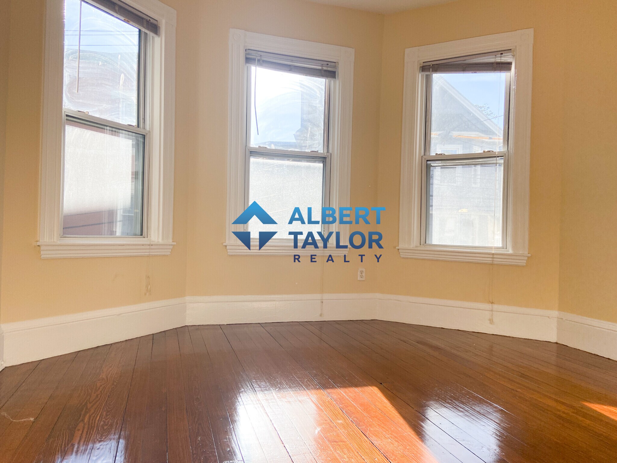 Building Photo - 19 Parker Hill Ave