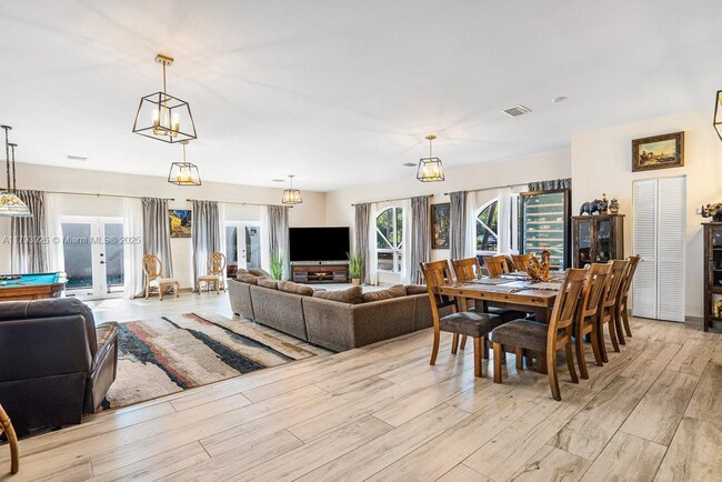 Building Photo - 11767 W Rambling Dr
