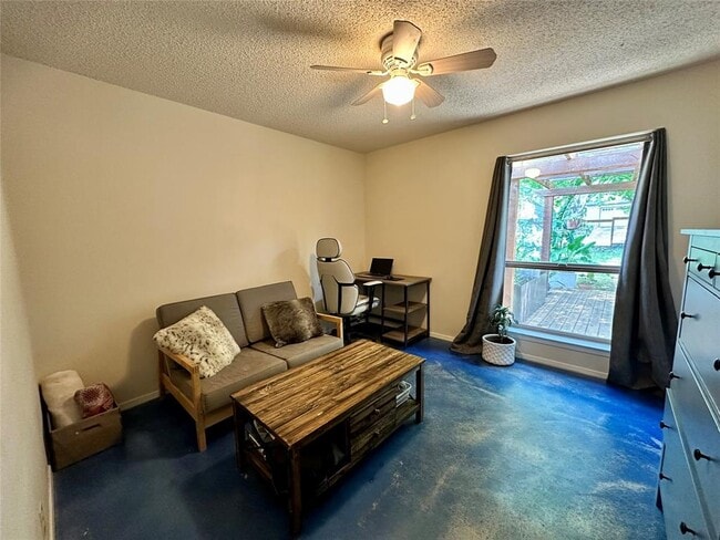 Building Photo - 1101 Stoneoak Ln
