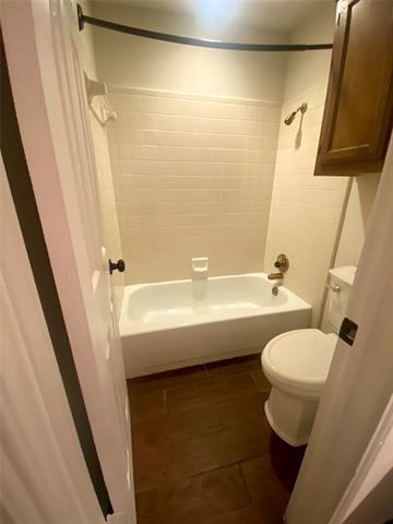 Building Photo - 7b Lakeway Dr