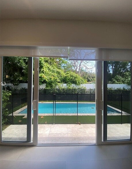 Building Photo - 3586 Franklin Ave