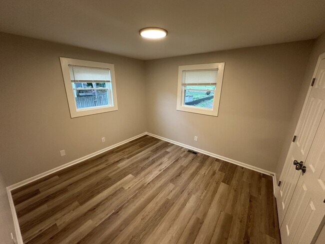 Building Photo - 116 N Tarver Ave