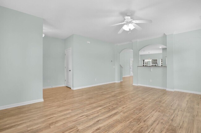 Building Photo - 5-Bedroom Buckhead East Home with Modern Kitchen & Large Fenced Yard