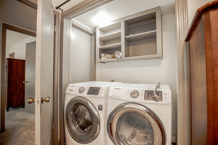 Building Photo - 6711 S Richmond Ave