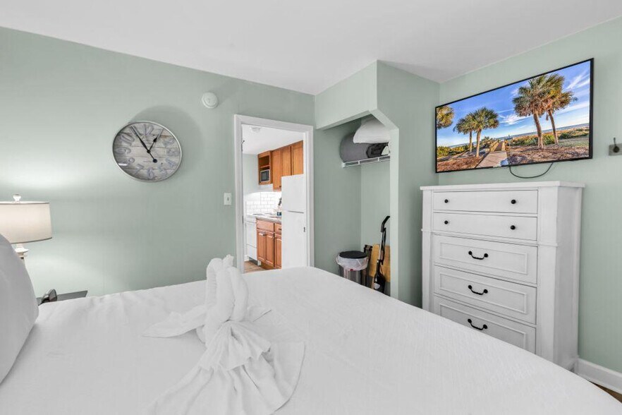 Building Photo - 2001 S Ocean Blvd