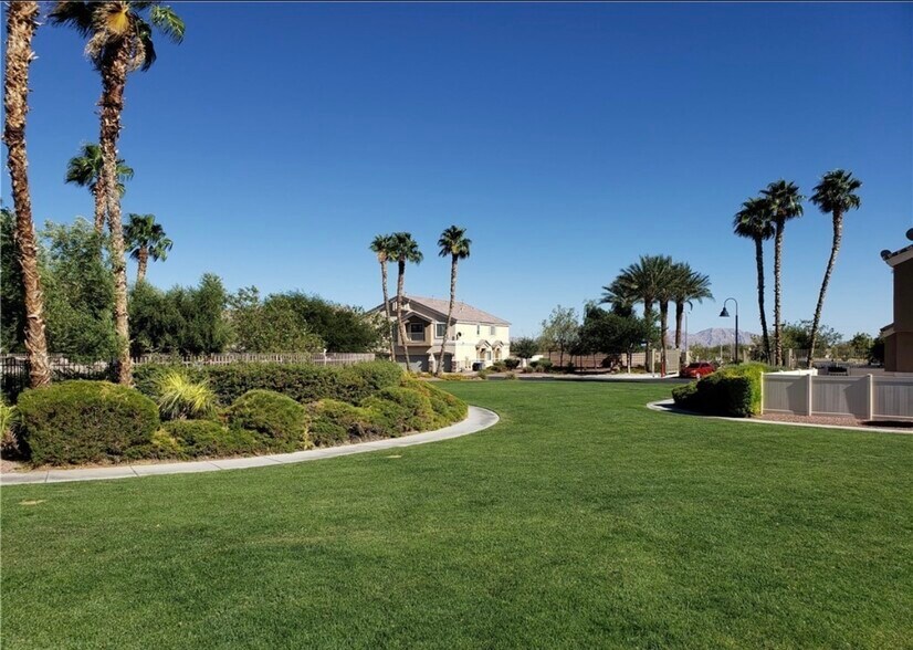 Building Photo - 3504 Glorious Iris Pl