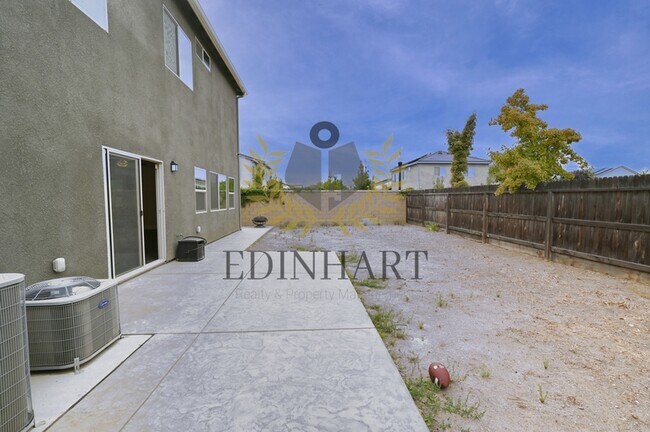 Building Photo - 661 Blue Oak Lane W