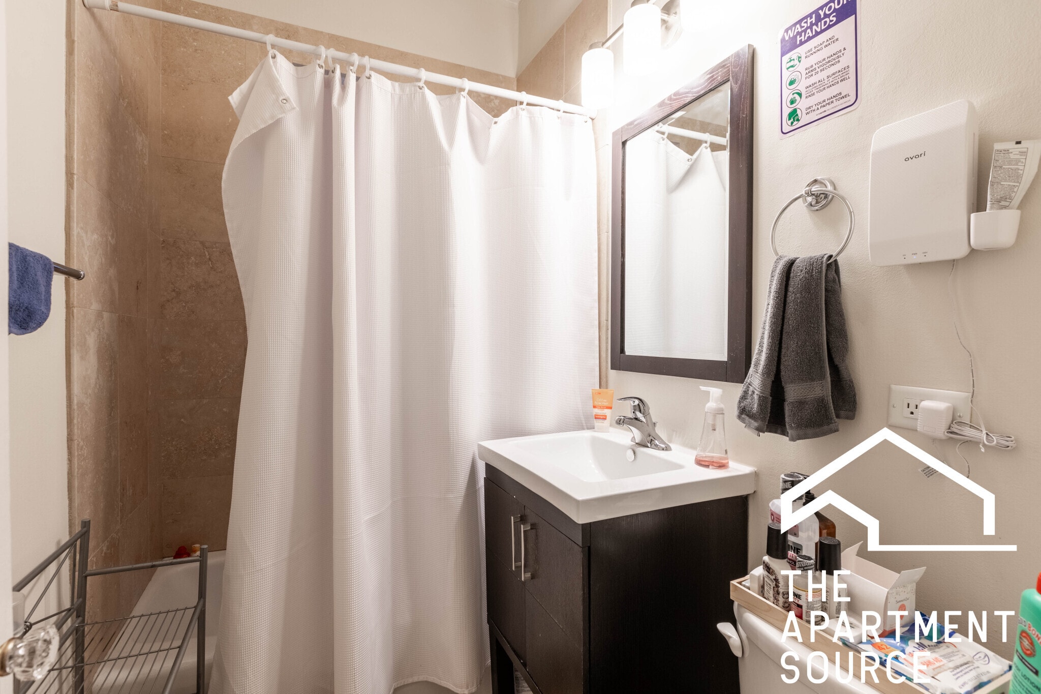 Building Photo - 2660 N Ashland Ave