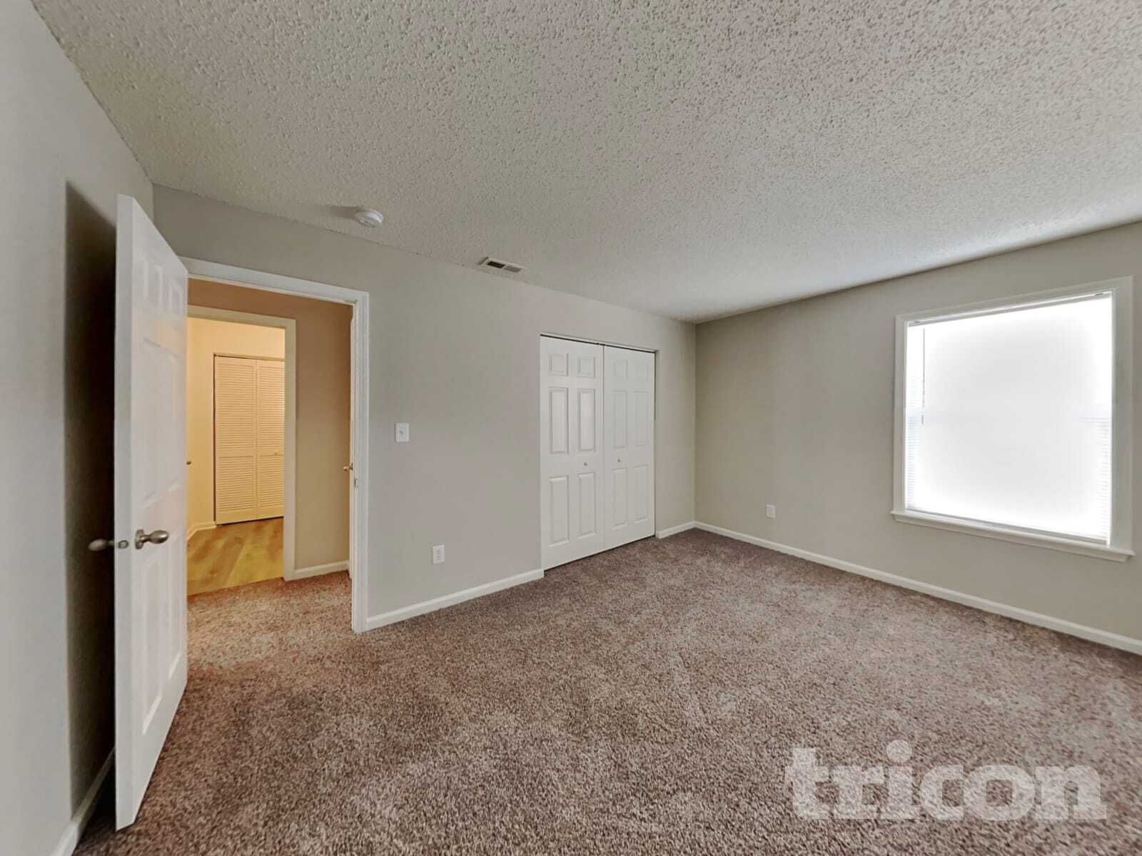Building Photo - 4279 Round Lake Bend
