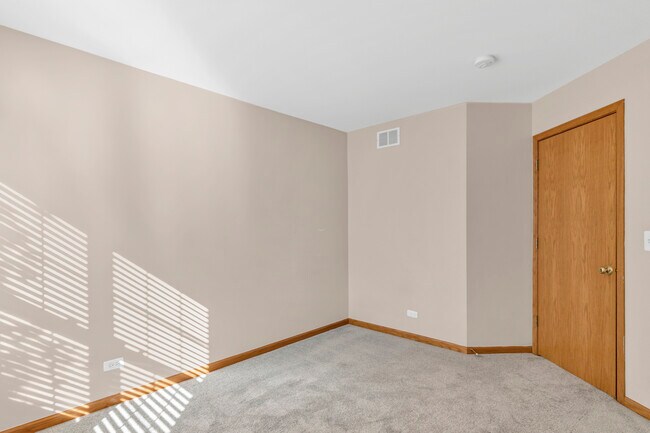 Building Photo - 10549 Wakefield Ln