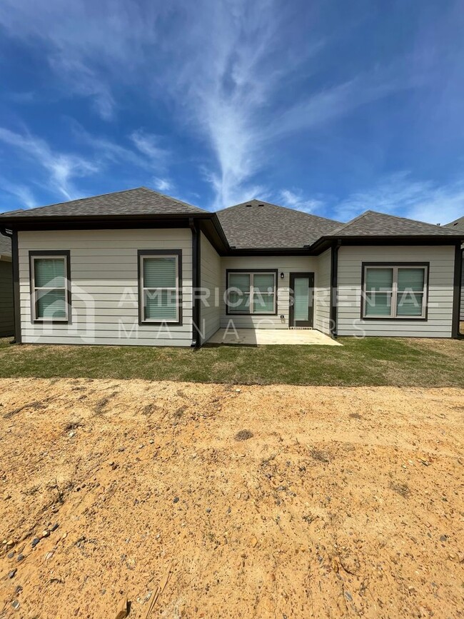 Building Photo - New Construction Home for Rent in Cullman,...