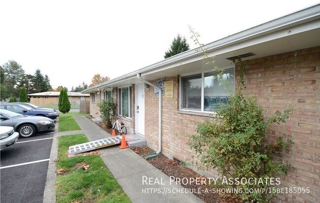 Building Photo - 2217 F St SE