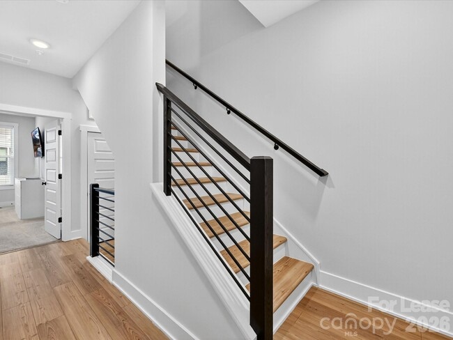 Building Photo - 2024 Terwilliger Trl