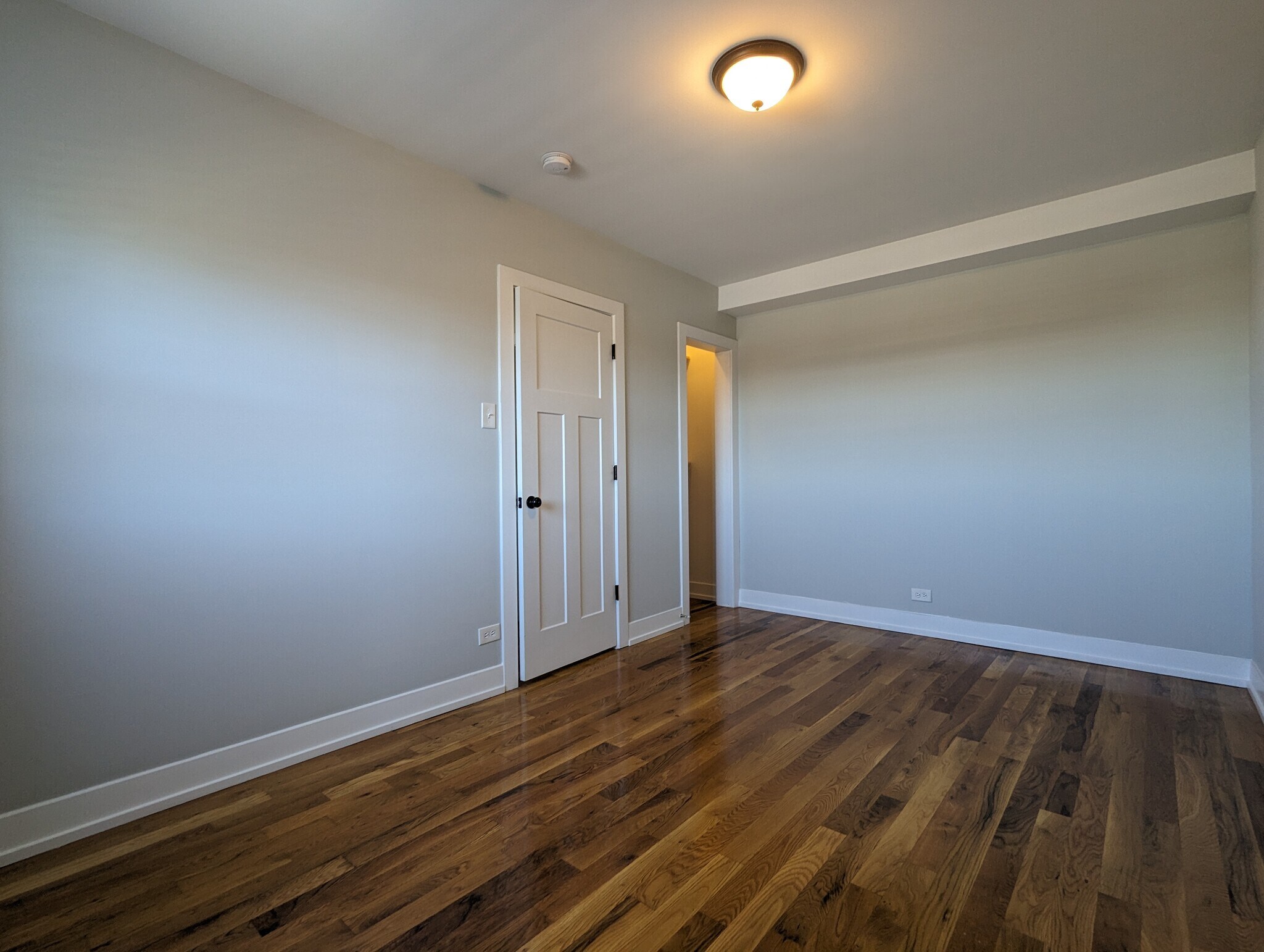 Building Photo - 560 W Arlington