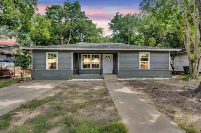 Building Photo - 6124 Sundown Dr
