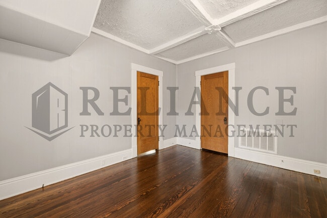 Building Photo - 111 N Clifton Ave