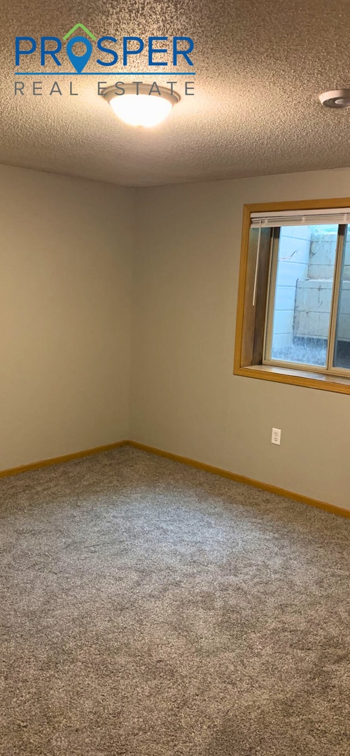 Building Photo - ON6120