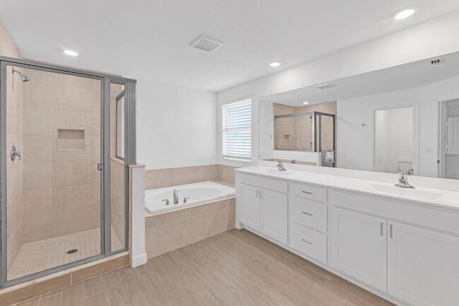 Building Photo - 7609 NW Archerfield Dr