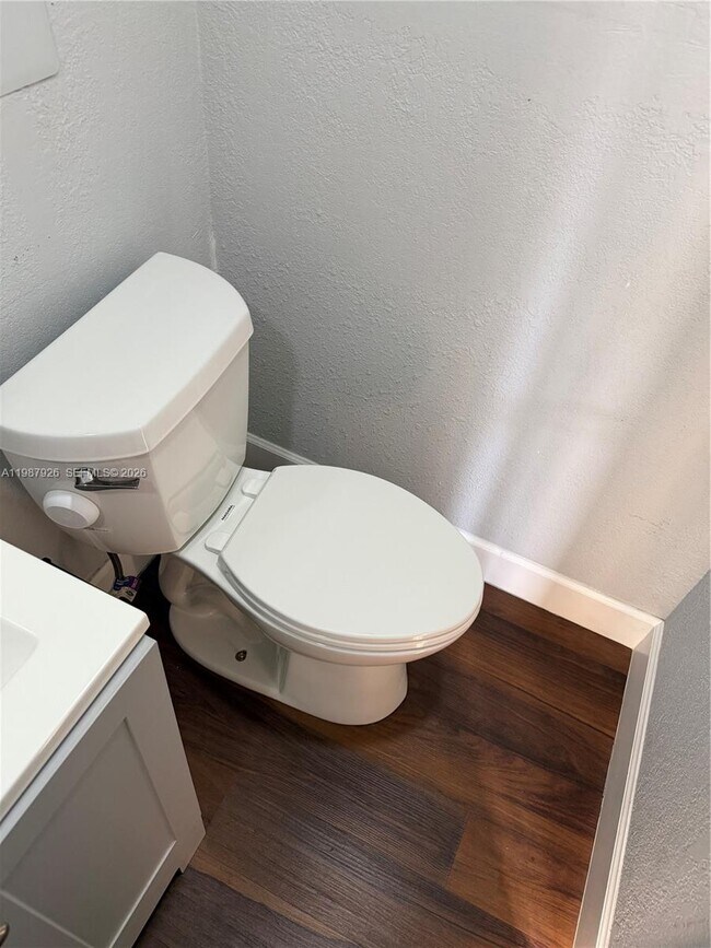 Building Photo - 217 E 48th St