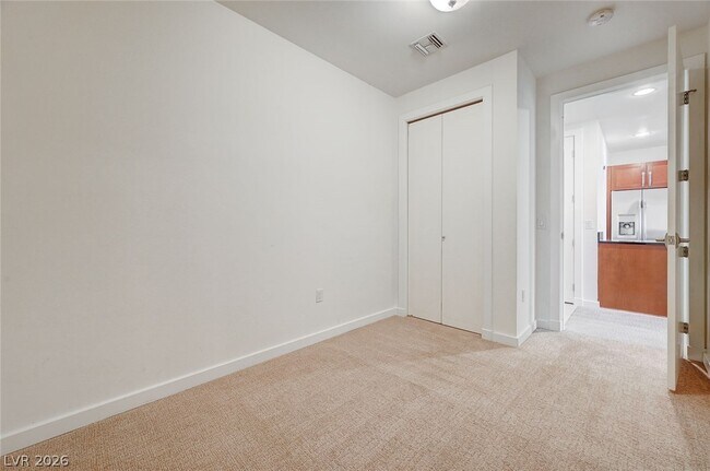 Building Photo - 4575 Dean Martin Dr