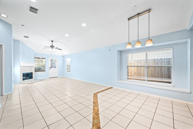 Building Photo - 11018 WARATH Oak Ct