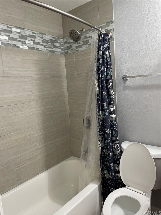 Building Photo - 139 Sinclair Ave