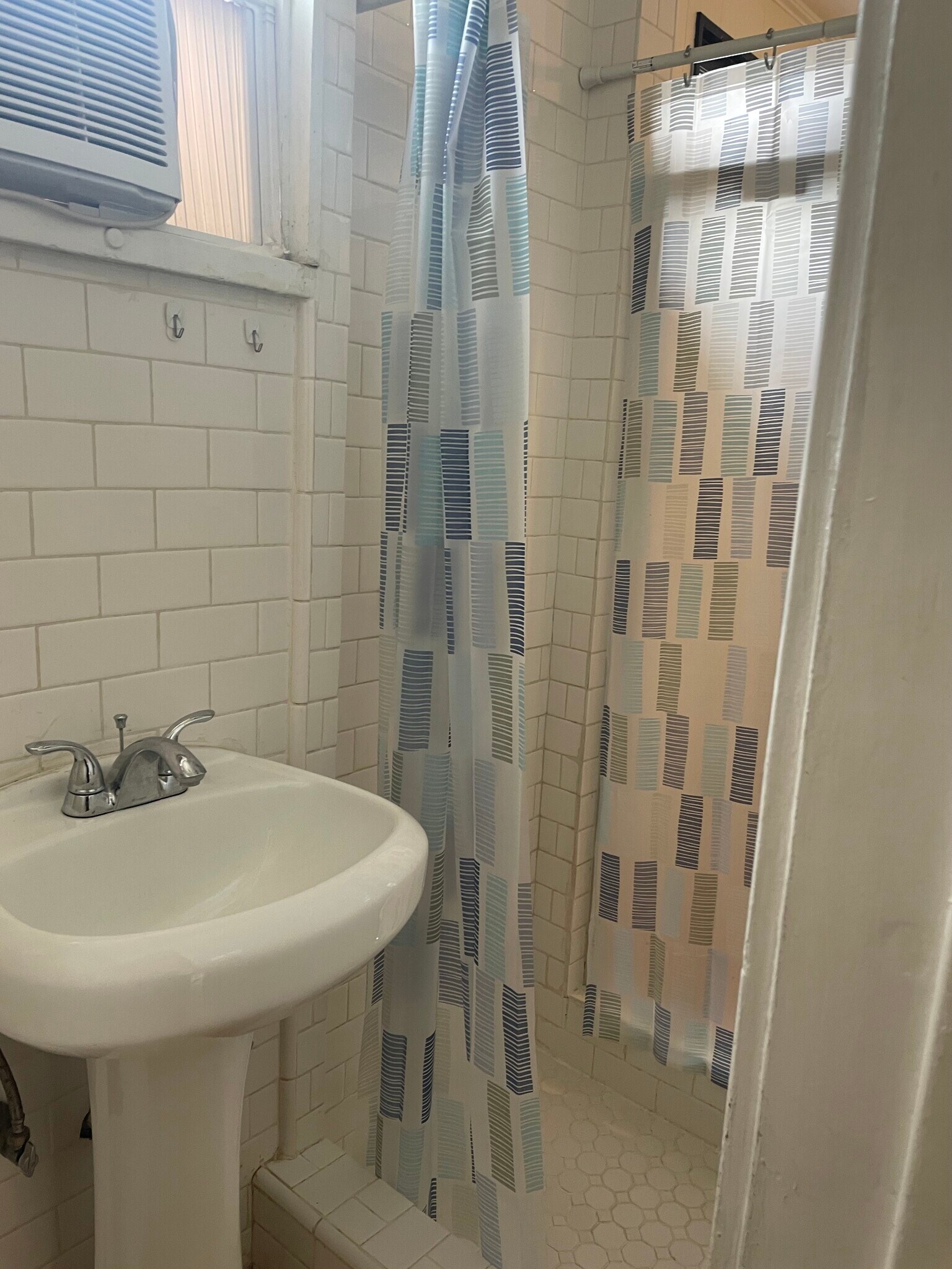 Bathroom - 3554 Colonial Ave