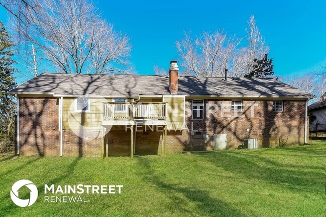 Building Photo - 4868 Zinzendorf Dr