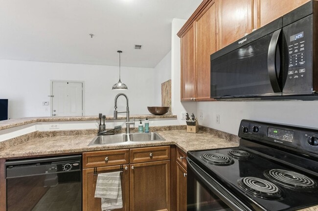 Building Photo - 7223 Althorp Way