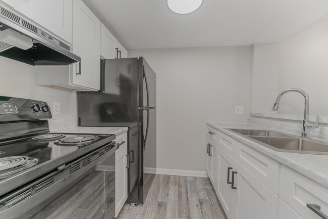 Building Photo - 723 Old Liberty Rd