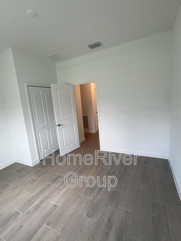 Building Photo - 14290 Winding Cedar Wy